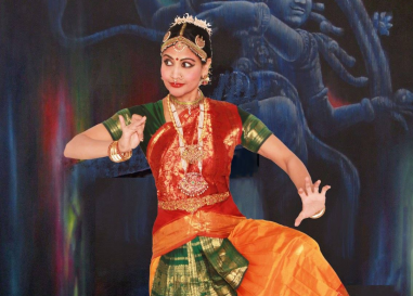 Jayanthi Raman performing
