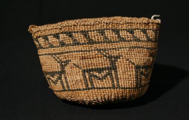 Cylindrical Bag, with deer figures