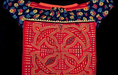 Mola blouse with birds in four-square pattern. (exterior, front)