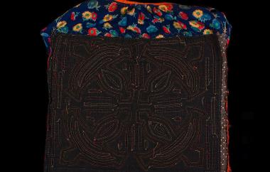 Mola blouse with birds in four-square pattern. (interior, front)